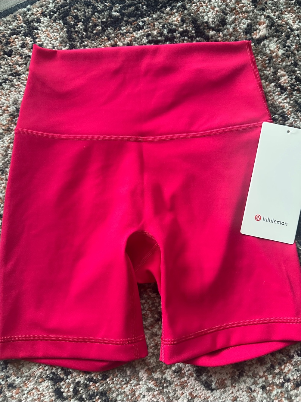 Lululemon Wunder Train NO LINE Short - Picture 2 of 3